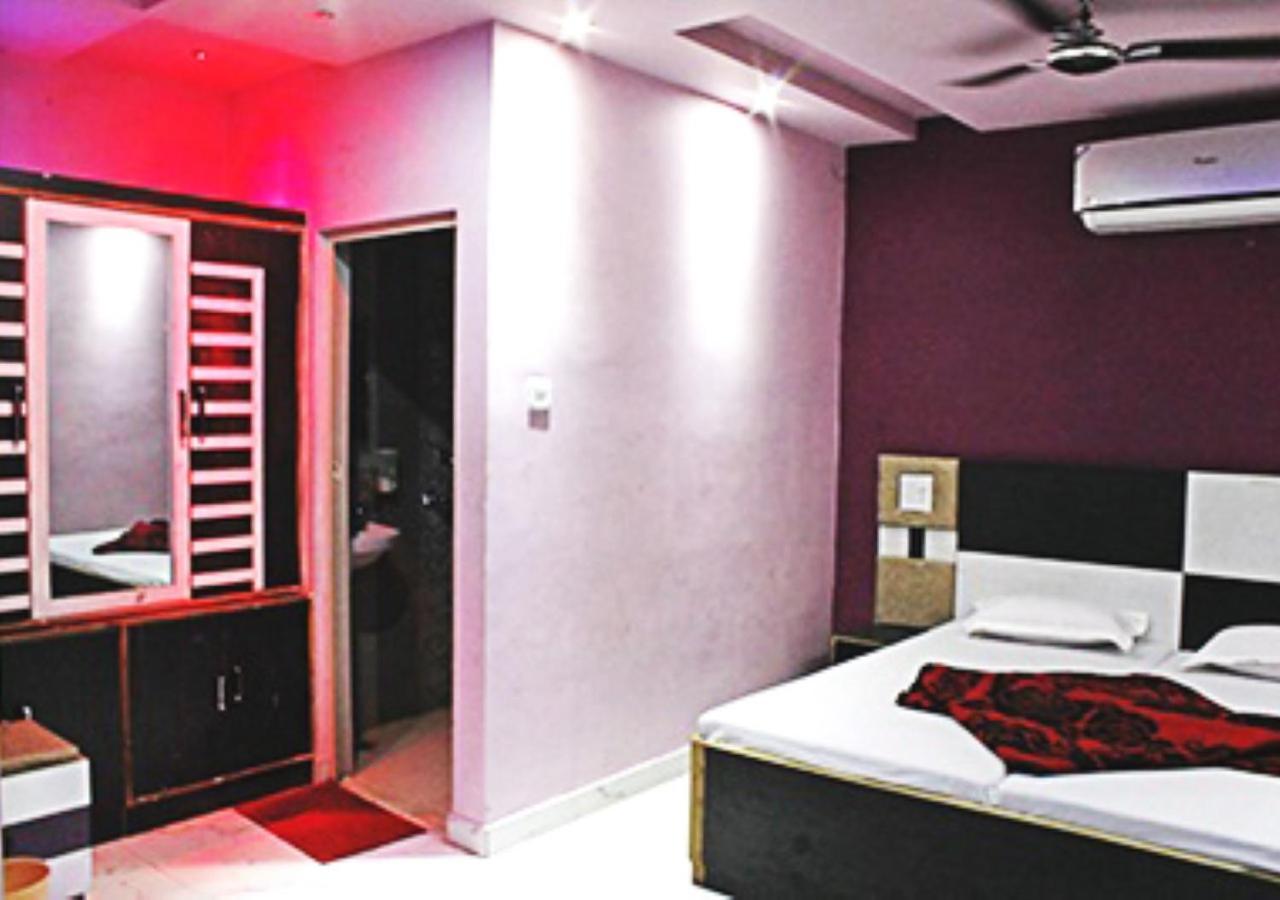Hotel Roshan Varanasi Exteriör bild