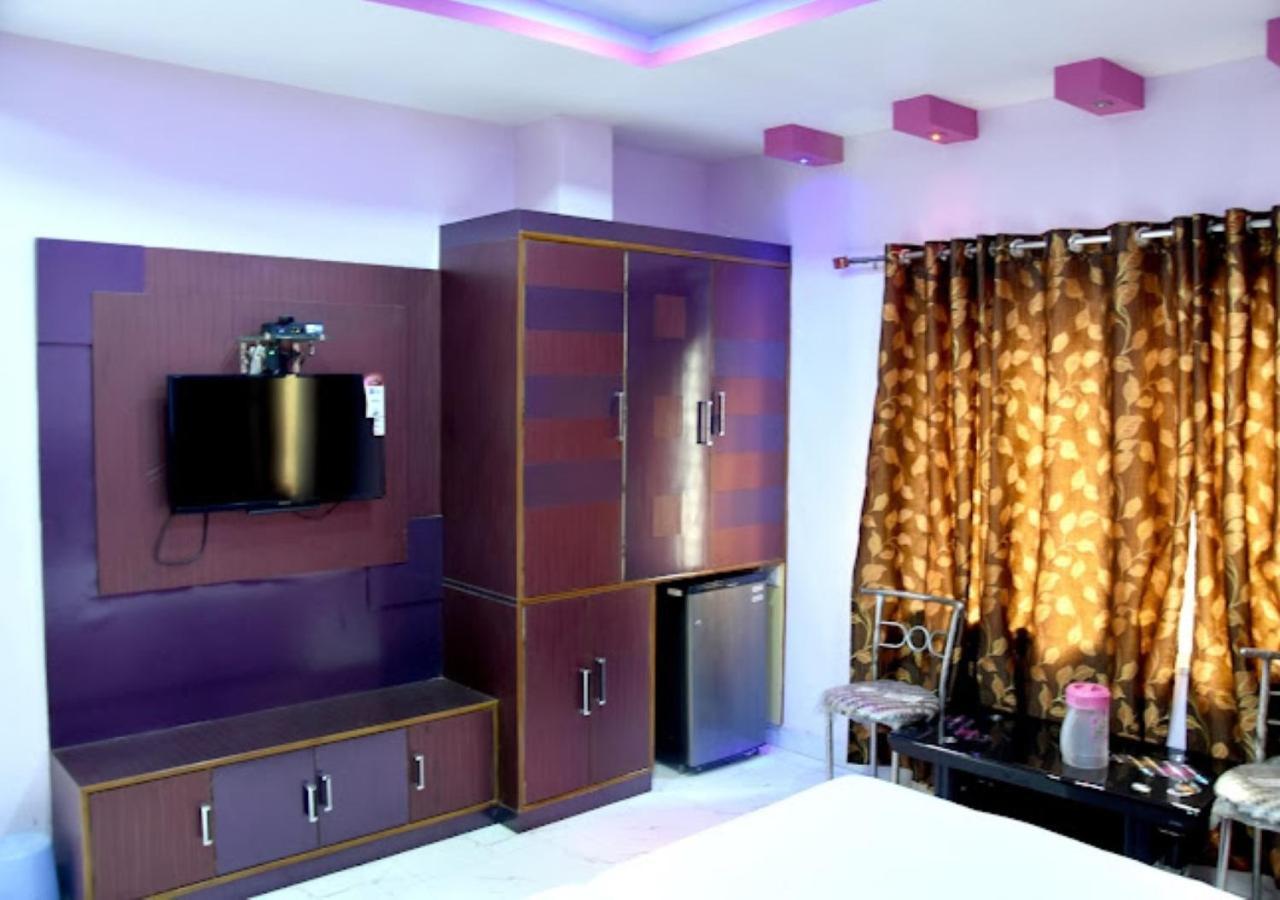 Hotel Roshan Varanasi Exteriör bild
