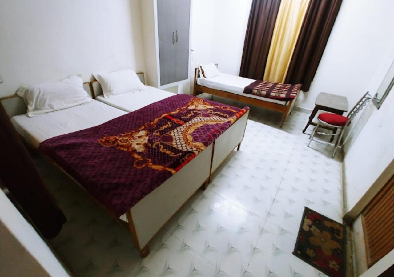 Hotel Roshan Varanasi Exteriör bild
