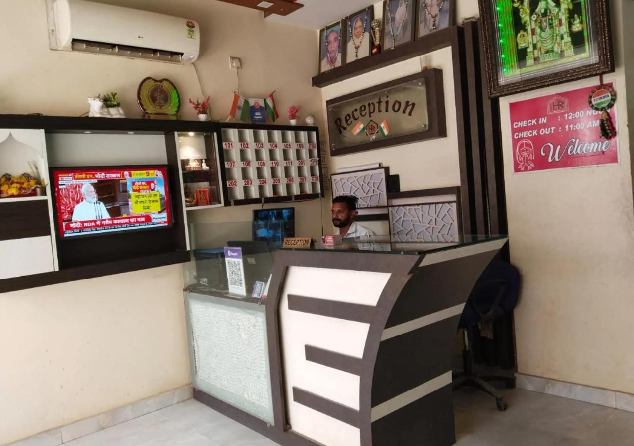 Hotel Roshan Varanasi Exteriör bild