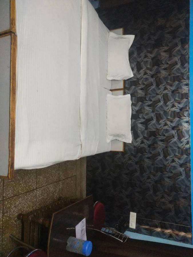 Hotel Roshan Varanasi Exteriör bild